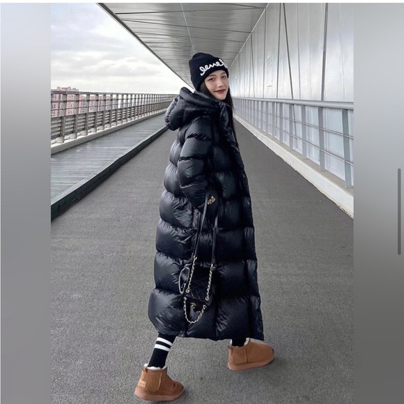 Women's Black Puffer Coat - Picture 6 of 14
